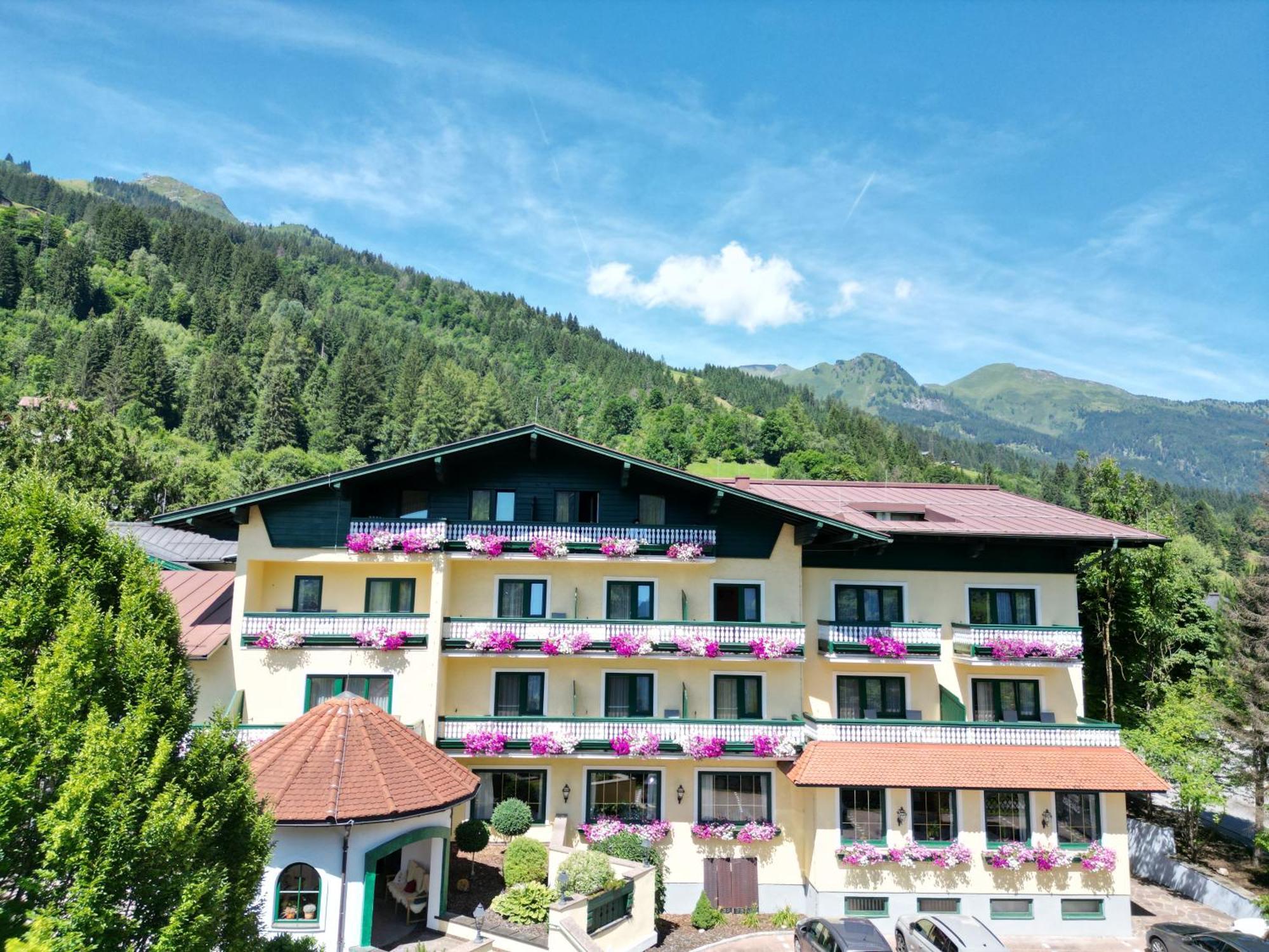 Hotel Zum Stern - Bergbahnen Inklusive Im Sommer 2025 Bad Hofgastein Extérieur photo